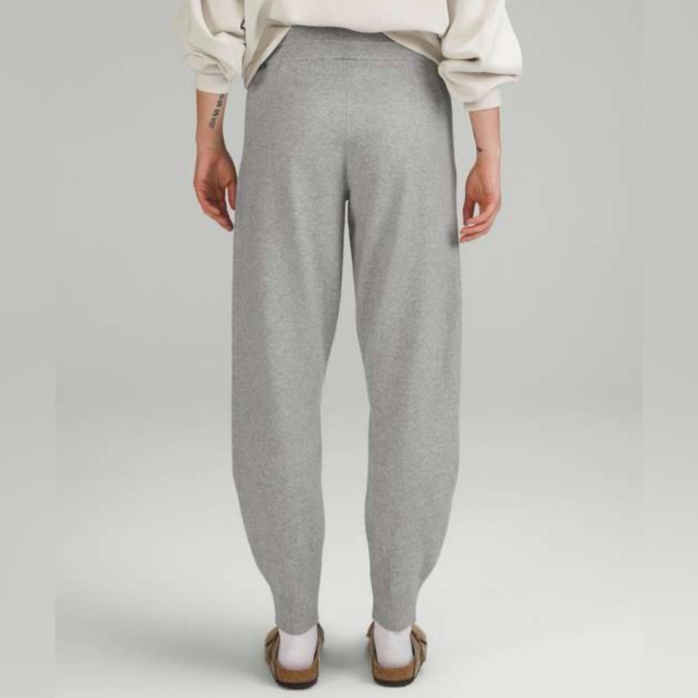 Lululemon Cotton Cashmere Knit Mid-Rise Barrel Jogger 14 - Picture 13 of 13